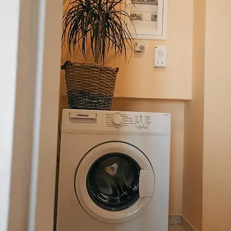 Apartman John's 3 In *
